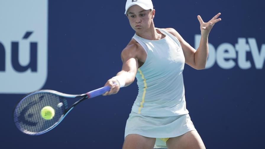 Barty se sobrepone a match point y gana en Miami