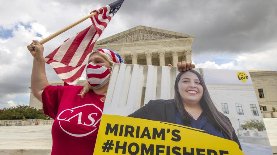 Corte EEUU rechaza anular programa que protege a migrantes Corte EEUU rechaza anular programa que protege a migrantes