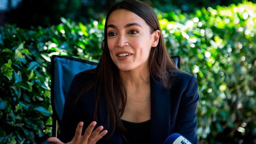 Ocasio-Cortez llama al voto latino ante “peligro” de un Trump “sin límites” Ocasio-Cortez llama al voto latino ante “peligro” de un Trump “sin límites”