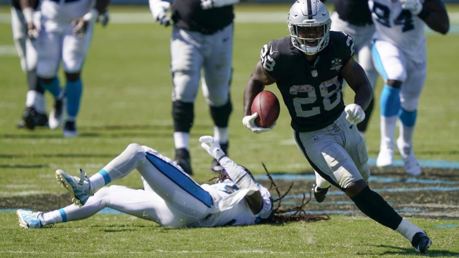 Jacobs lidera victoria de Raiders ante Carolina