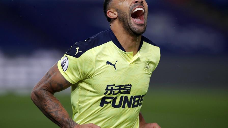 Newcastle anota 2 goles postreros y derrota a Crystal Palace