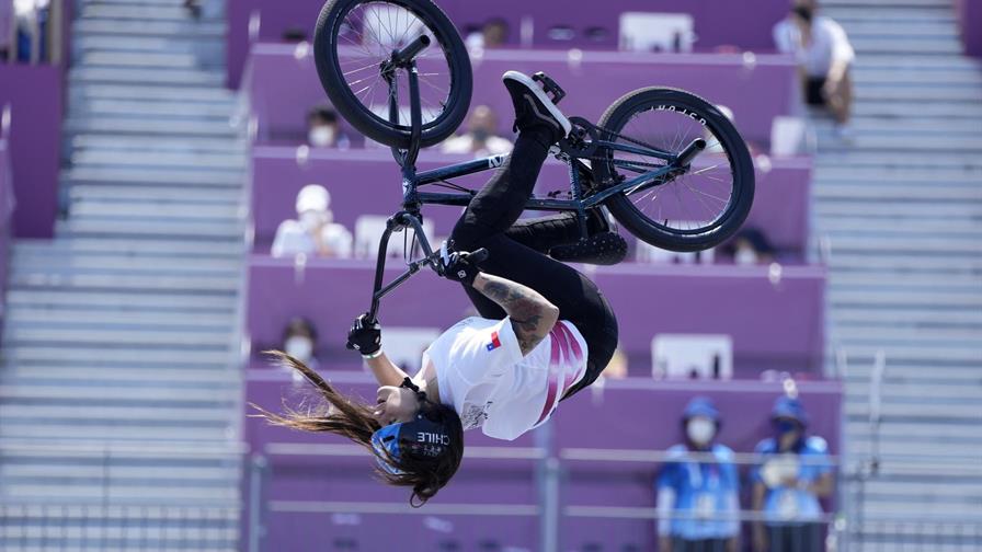 Británica Worthington gana 1er oro en BMX freestyle