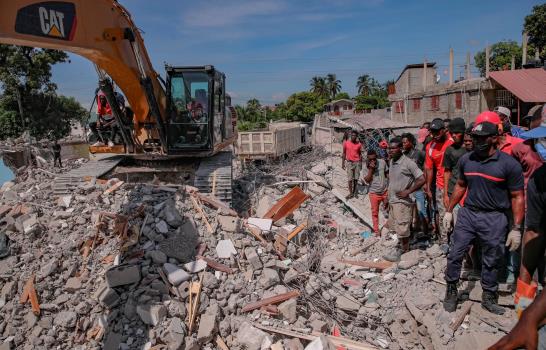 Los hospitales de Haití se saturan mientras aumentan víctimas del sismo