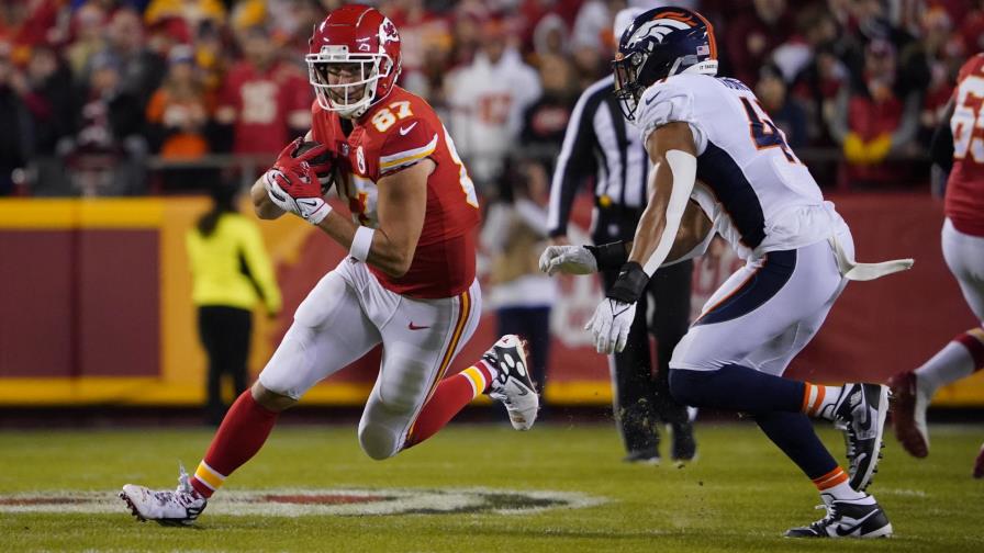 Chiefs esperan que Kelce y Hill despierten