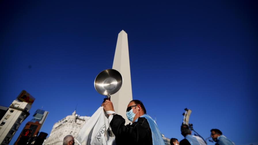 Argentinos protestan contra nuevo confinamiento