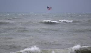 La tormenta Isaías llega a una Florida golpeada por el virus