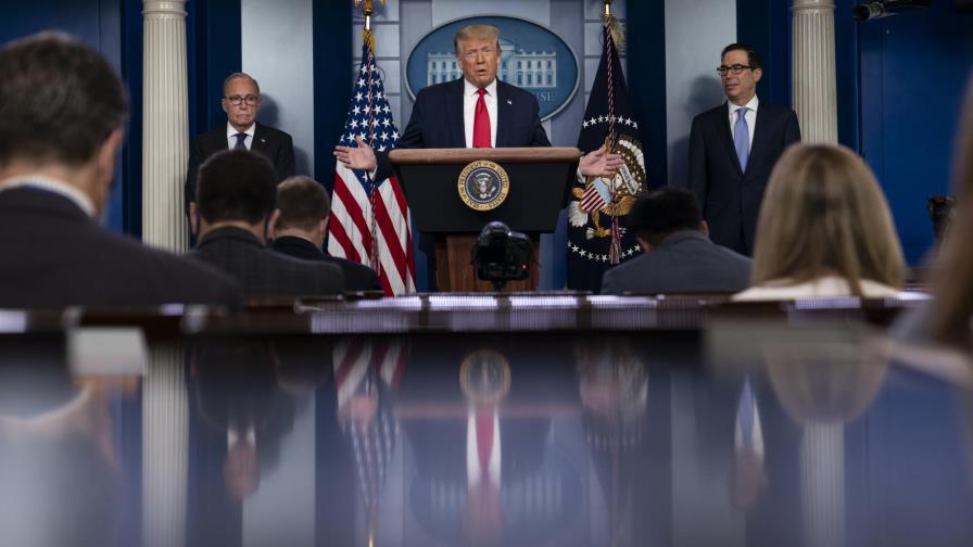 Trump sanciona extensión de fondo para negocios