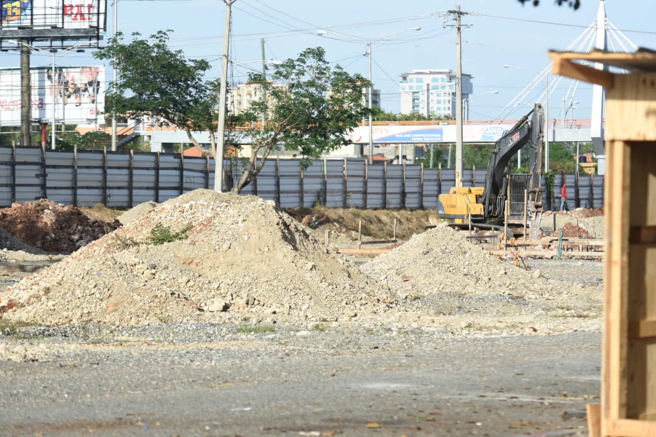 Trabajos para la construcción de una estación de autobuses en las inmediaciones del Parque del Este.