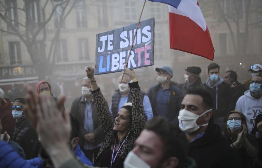 Francia: mascarilla será necesaria incluso después de vacuna