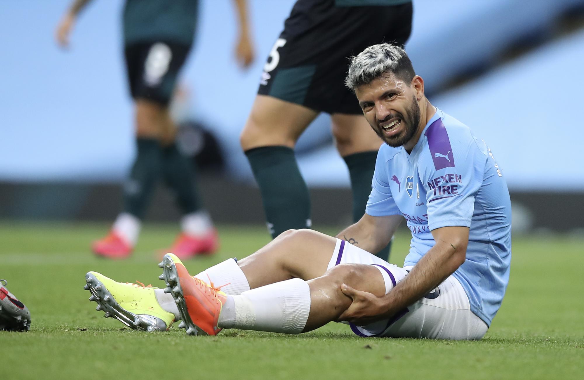 Lesión de Agüero preocupa en Man City tras golear a Burnley Lesión de Agüero preocupa en Man City tras golear a Burnley