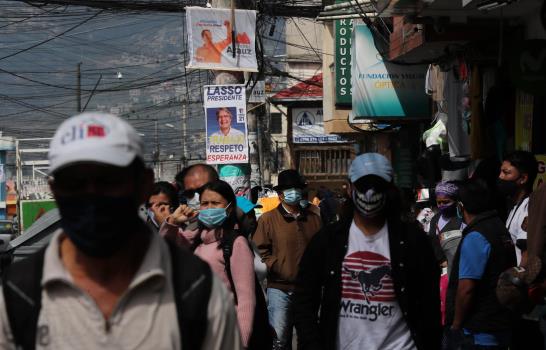 Ecuador elige a su próximo presidente en medio de pandemia
