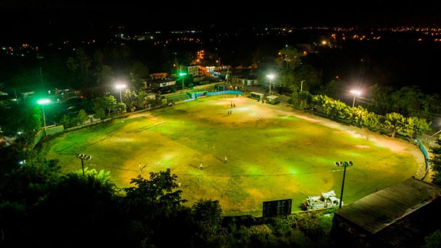 Edesur ilumina y electrifica estadio del municipio de Caballona, Manoguayabo Edesur ilumina y electrifica estadio del municipio de Caballona, Manoguayabo