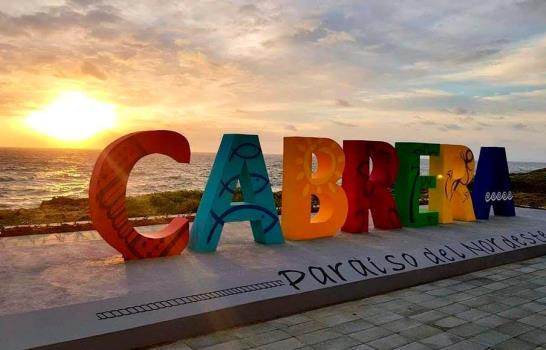 Pueblos reciben a sus visitantes con arte y color 