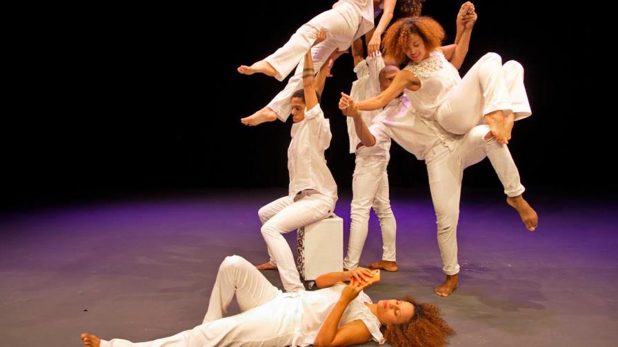 “Cuerpo a Cuerpo” la danza de los avatares del mundo 