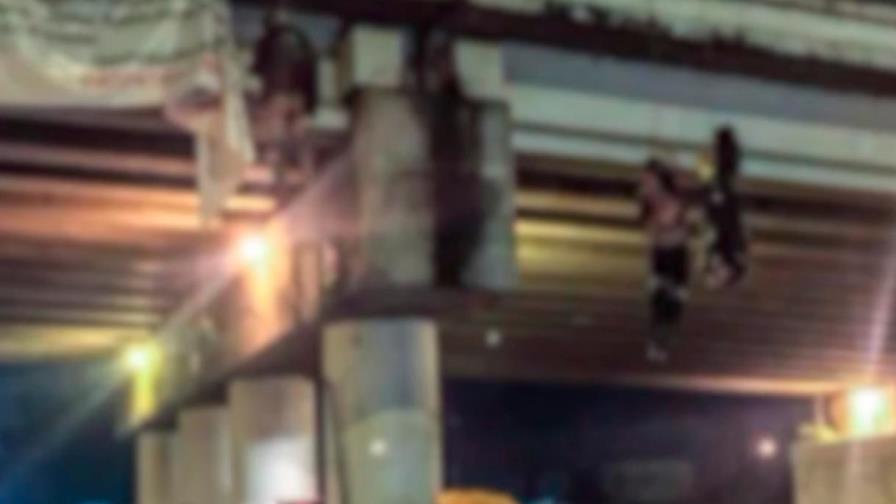 Hallan 19 muertos en México; nueve de ellos colgados de un puente 