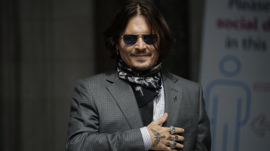 Cineastas españolas denuncian premio a Johnny Depp