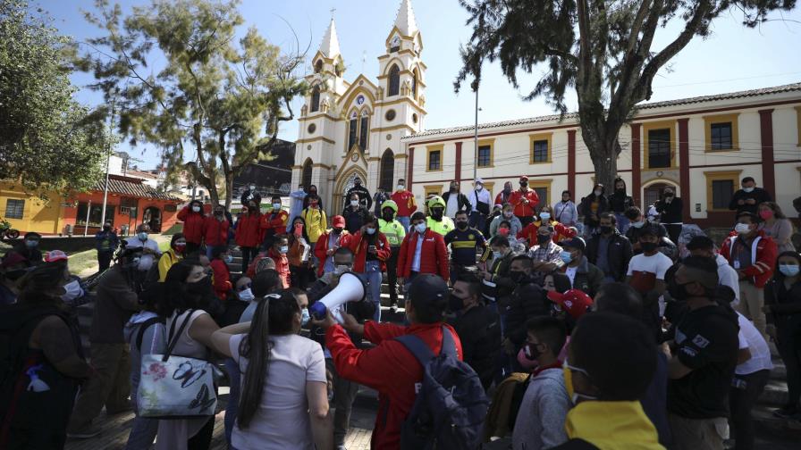 Grupo de comerciantes protesta en Bogotá por cuarentena Grupo de comerciantes protesta en Bogotá por cuarentena