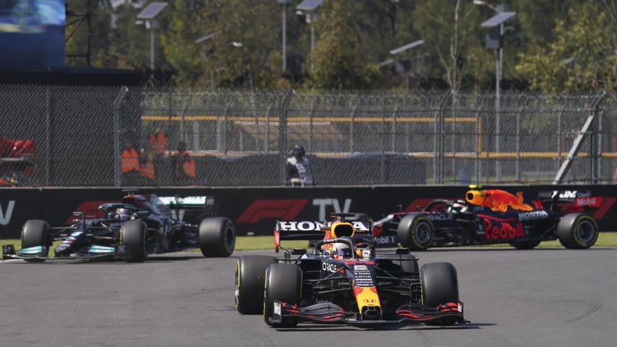 Verstappen domina en México, Checo Pérez en el podio