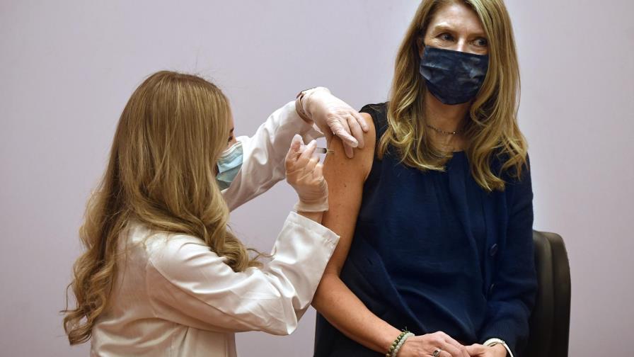 Los que ya hayan recibido las dos vacunas pueden reunirse sin mascarillas Los que ya hayan recibido las dos vacunas pueden reunirse sin mascarillas