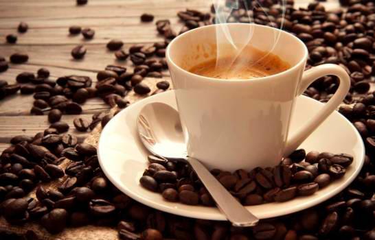 Beber más de 2 tazas de café al día reduce el 44% la mortalidad, según estudio