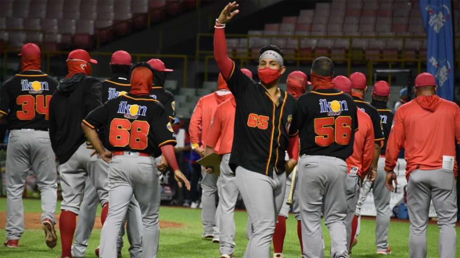 Caguas barre al RA12 y está en la final en el béisbol de Puerto Rico