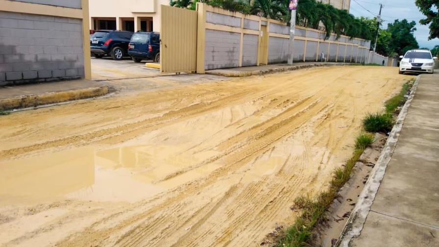 Pedían mejorar sus calles y se las convierten en lodo