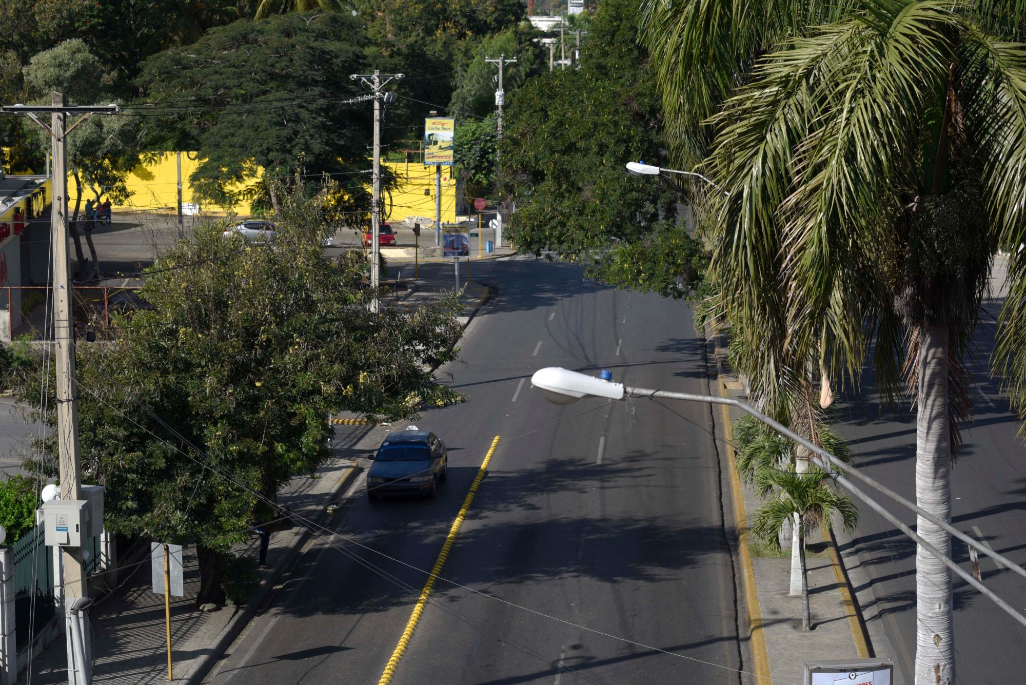 Vista de la avenida 27 de Febrero en Santiago de los Caballeros.