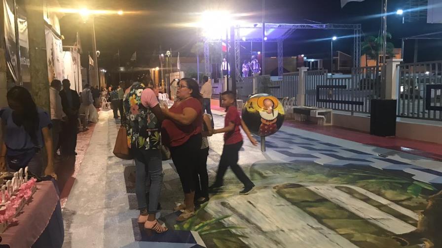 Inauguran calle tridimensional en Moca Inauguran calle tridimensional en Moca