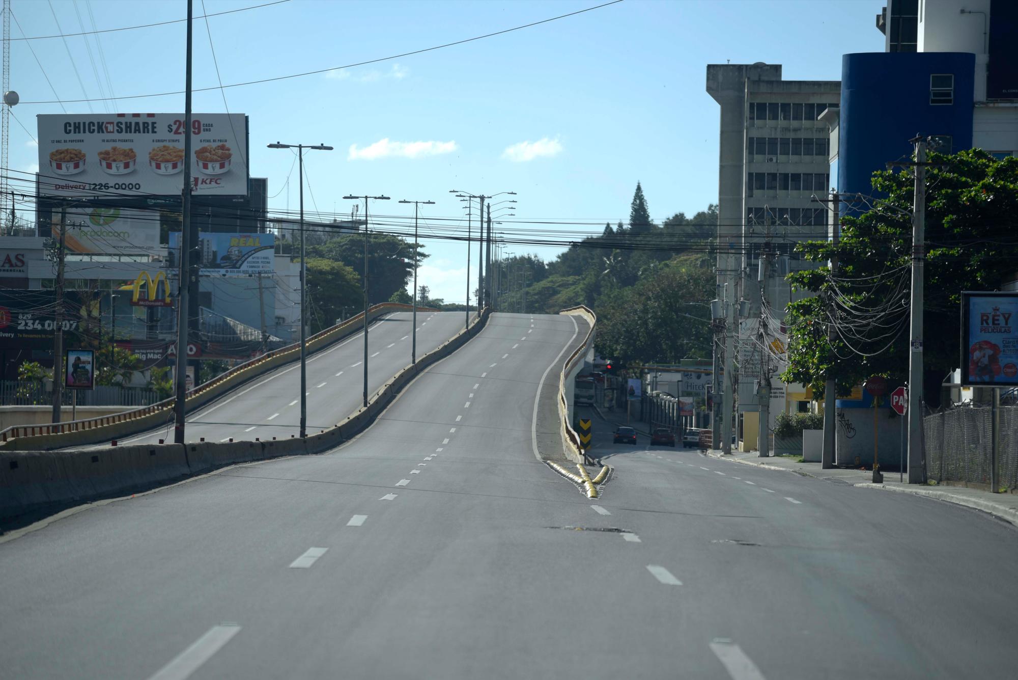 Vista de la avenida Salvador Estrella Sadhalá, en Santiago de los Caballeros.