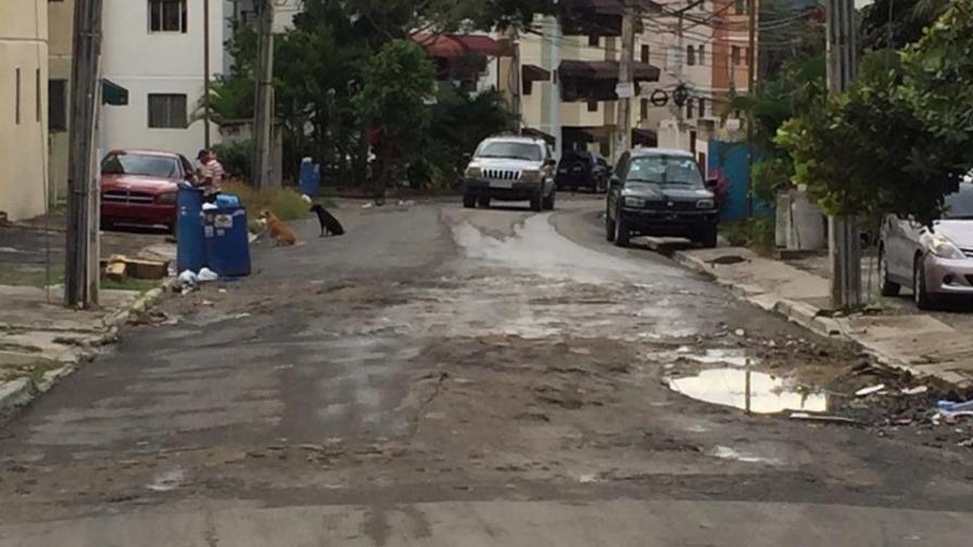 A la calle “Los Julios”, no le llega su “agosto”
