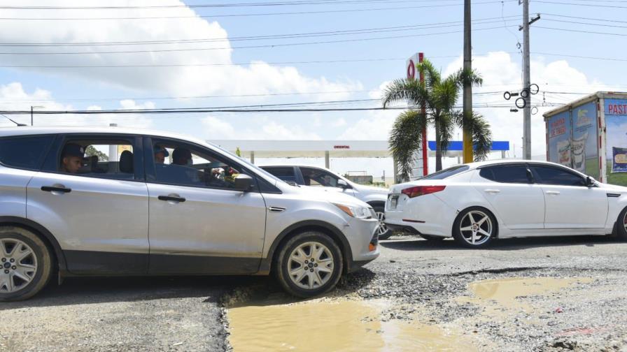 Organizaciones demandan reconstrucción de tramo de la avenida Charles de Gaulle Organizaciones demandan reconstrucción de tramo de la avenida Charles de Gaulle