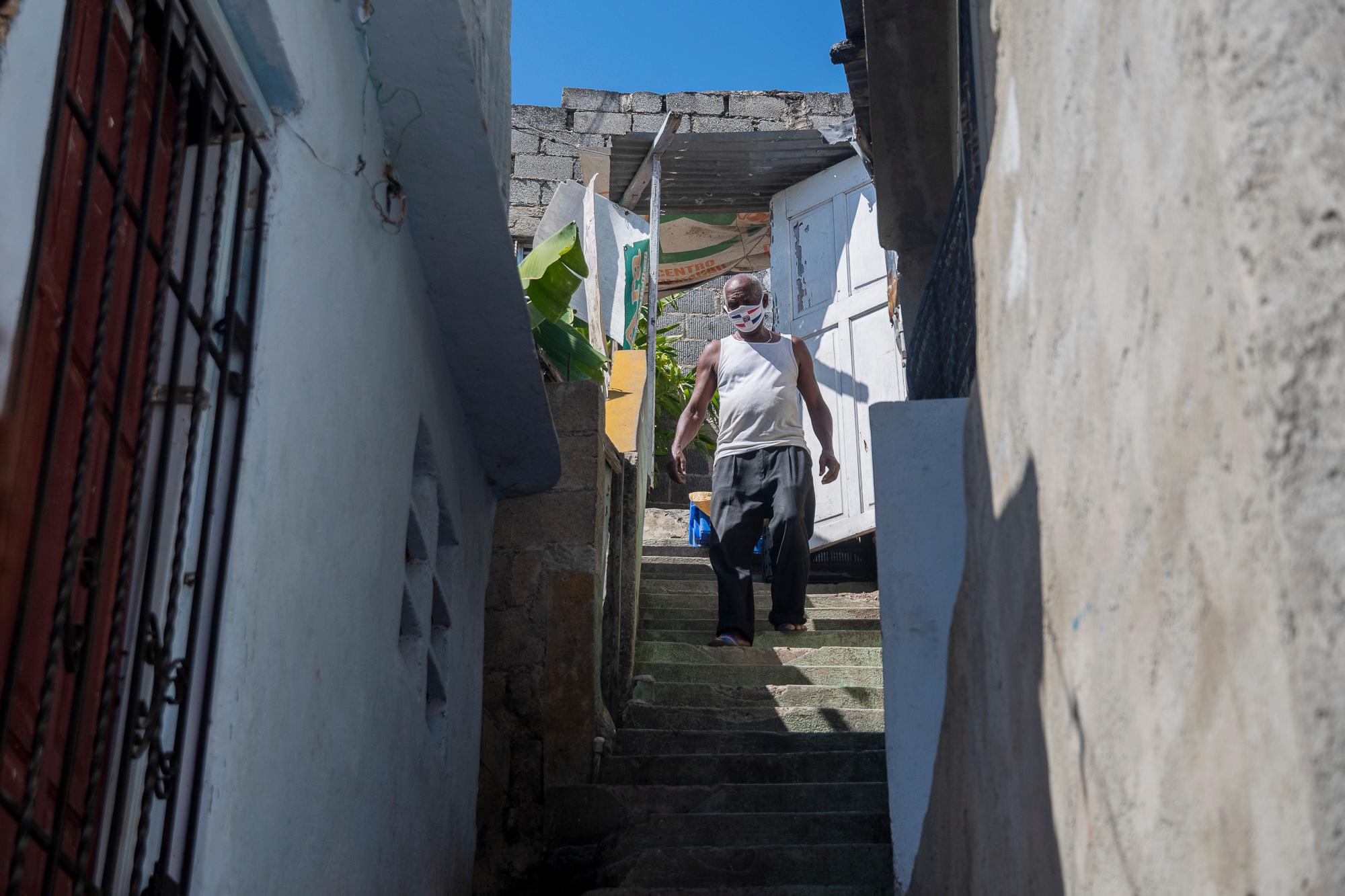 Los moradores de El Dique tratan de adaptarse al confinamiento.