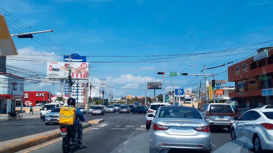 Tapones y comercio informal predominan en SDE, uno de los municipios con más casos de COVID-19
