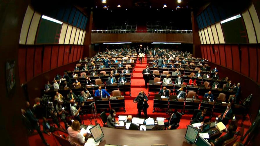 Por falta de consenso, diputados dejan sobre la mesa proyecto que crearía ley nacional de vacunas