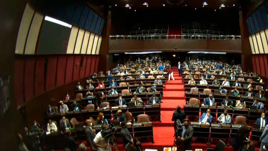 Diputados aprueban contrato para comprar 9.9 millones de vacunas a Pfizer