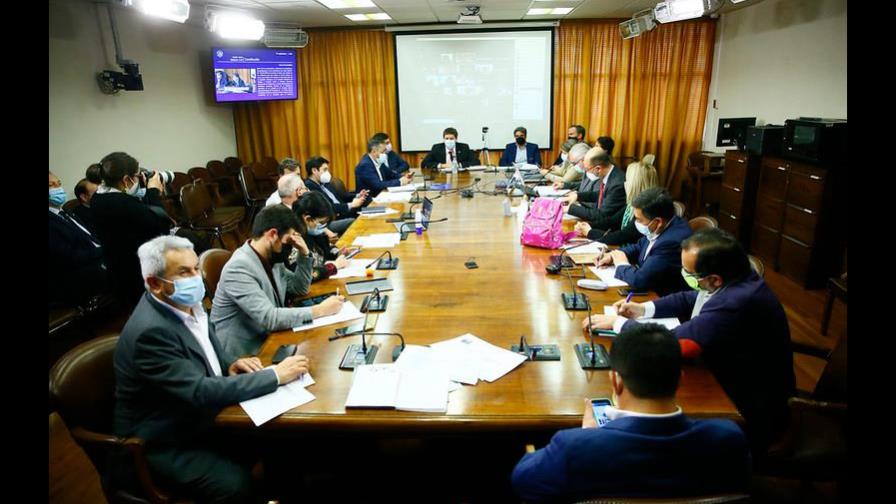 Chile analiza cuarto retiro de fondos de pensiones