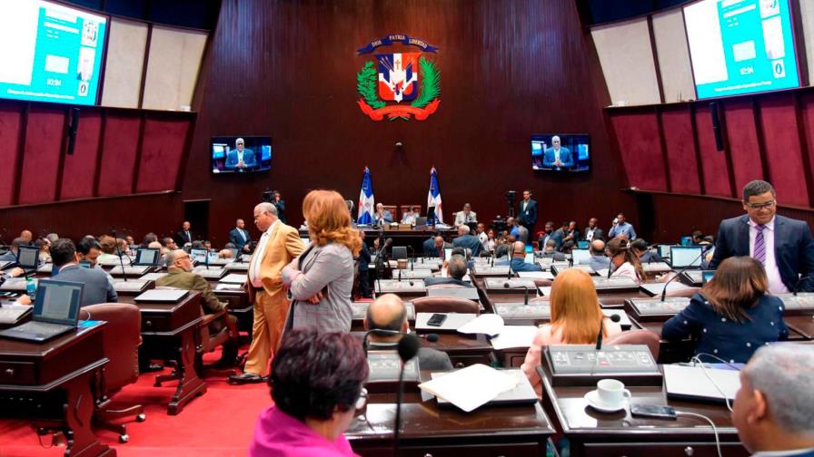 Los 10 diputados que no dejaron al PLD para seguir a Leonel Los 10 diputados que no dejaron al PLD para seguir a Leonel