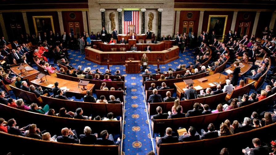 Cámara de Representanets de EEUU sanciona a congresista pro-Trump por declaraciones complotistas