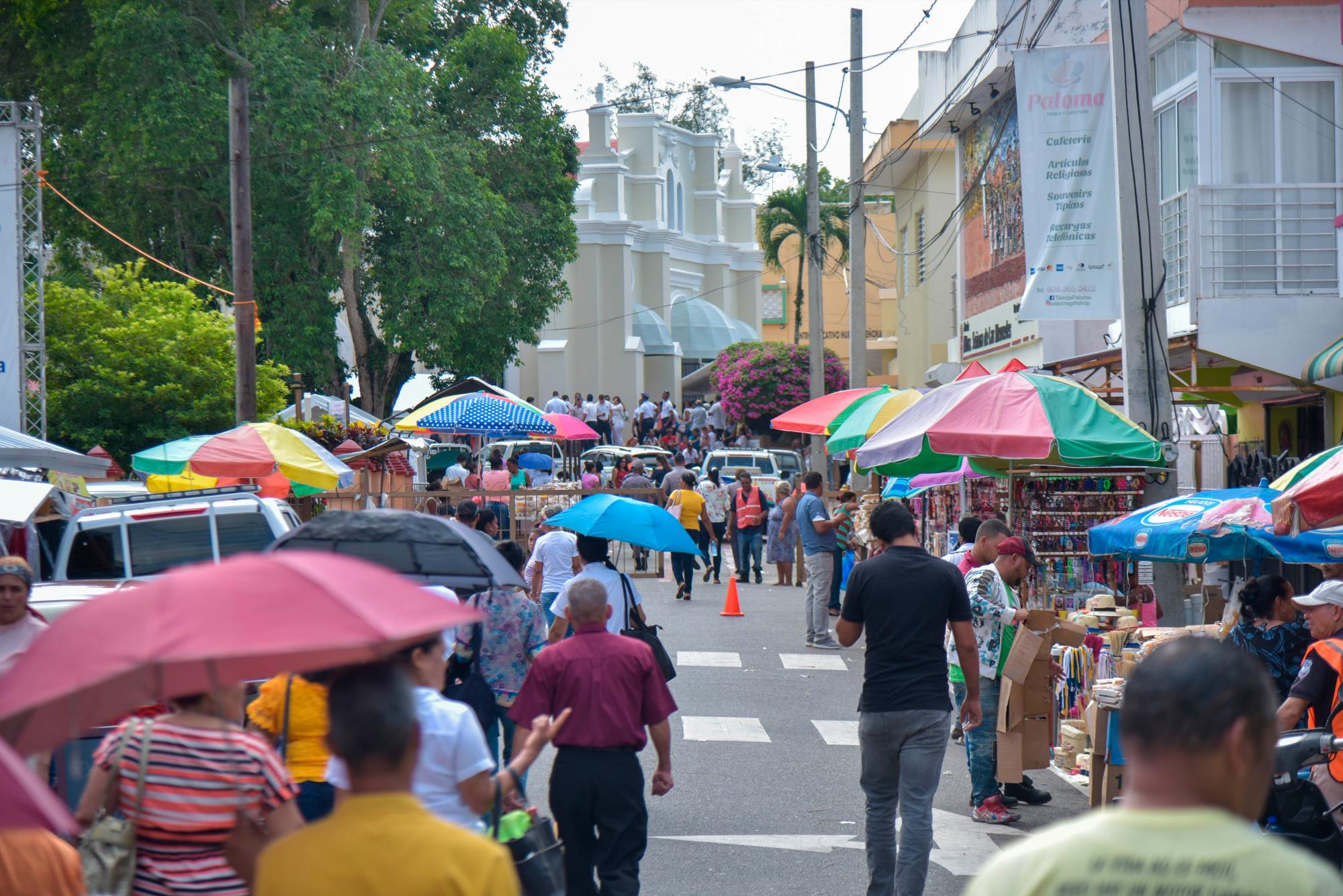 Devotos se preparan para venerar la Virgen de las Mercedes en el Santo Cerro de La Vega.