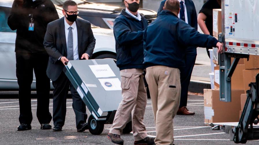 La imagen de un camión de mudanzas ante la Casa Blanca se hace viral en redes La imagen de un camión de mudanzas ante la Casa Blanca se hace viral en redes