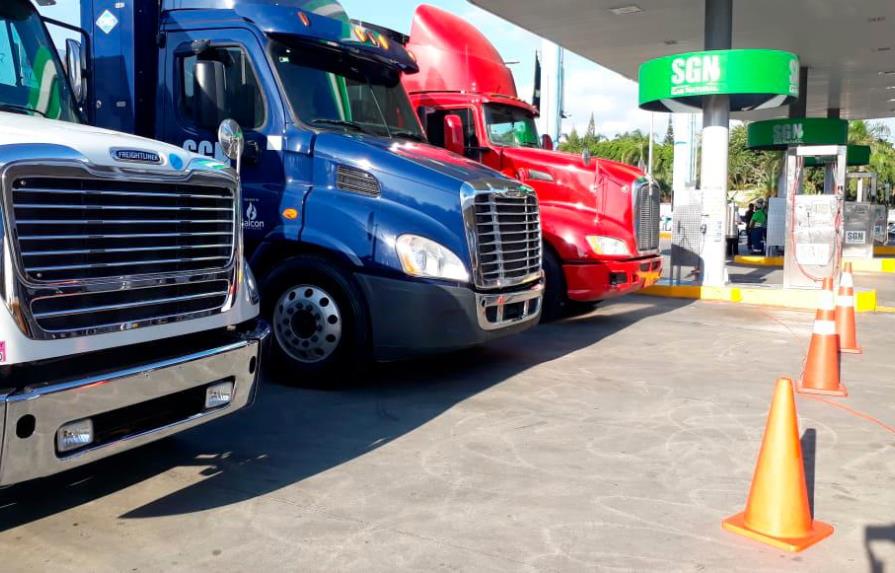 Empresa introduce por primera vez en el país flotilla de camiones a gas natural 