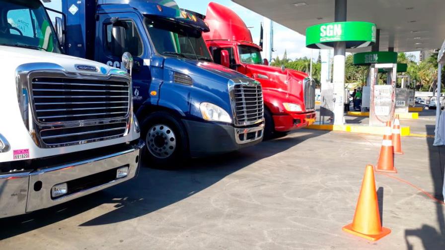 Empresa introduce por primera vez en el país flotilla de camiones a gas natural 