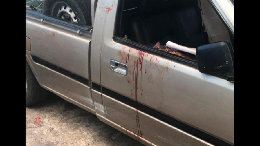 Hallan dos personas muertas a tiros dentro de una camioneta en Higüey Hallan dos personas muertas a tiros dentro de una camioneta en Higüey