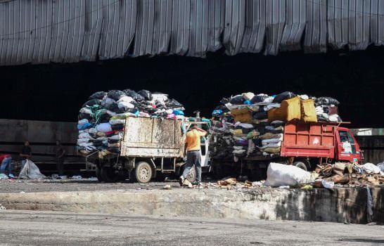 Fundaciones recolectoras de basura: un pie de amigo en los barrios marginados de la ciudad