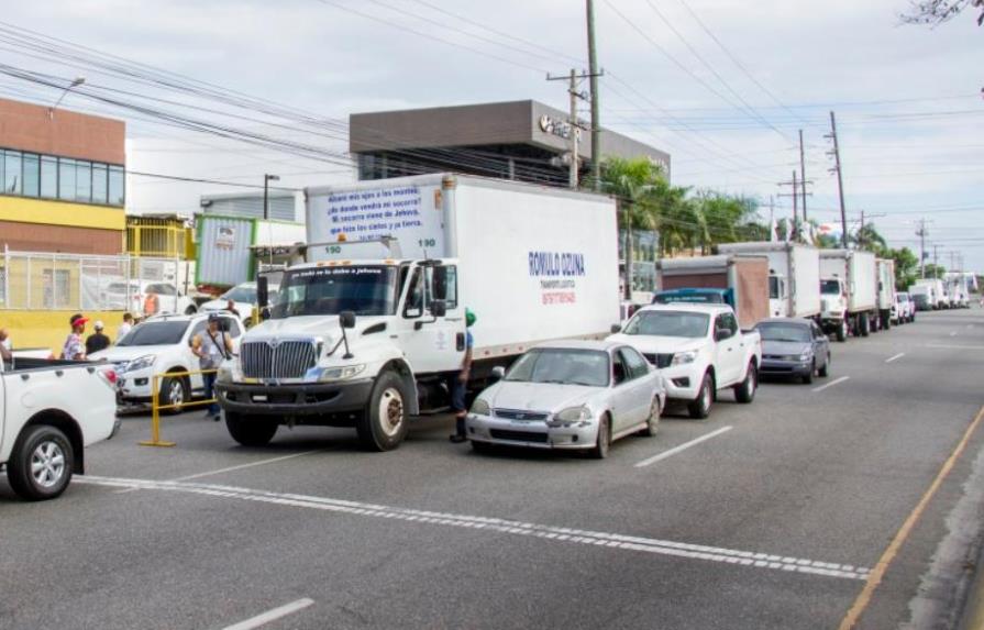 Video | Se accidenta camión de Junta Central Electoral que transportaba kits electorales  