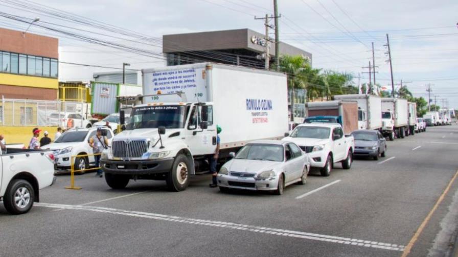 Video | Se accidenta camión de Junta Central Electoral que transportaba kits electorales  
