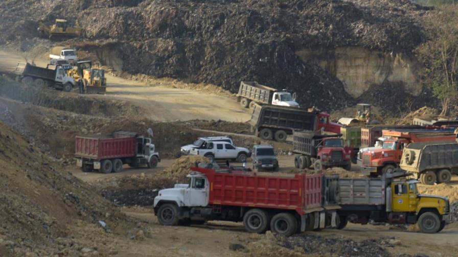 Lo que ha implicado sofocar el incendio en el vertedero de Duquesa