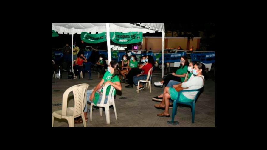 Campamento de las tres causales cumple 15 días frente al Palacio Campamento de las tres causales cumple 15 días frente al Palacio