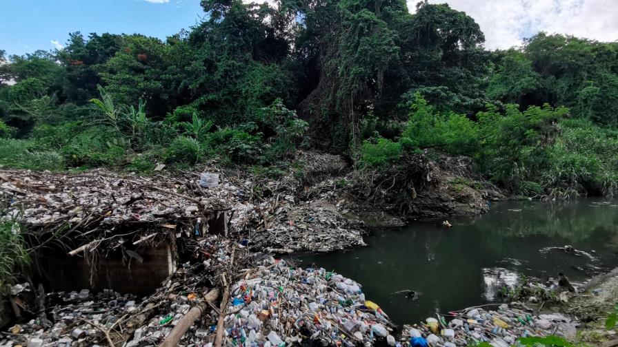 Alcaldía de Santiago interviene diez cañadas 