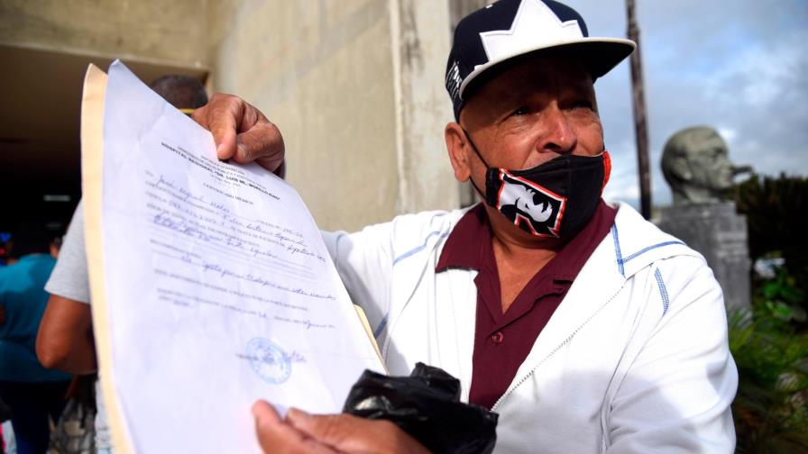 Cancelan vigilante de 69 años que estaba de licencia médica en escuela de La Vega